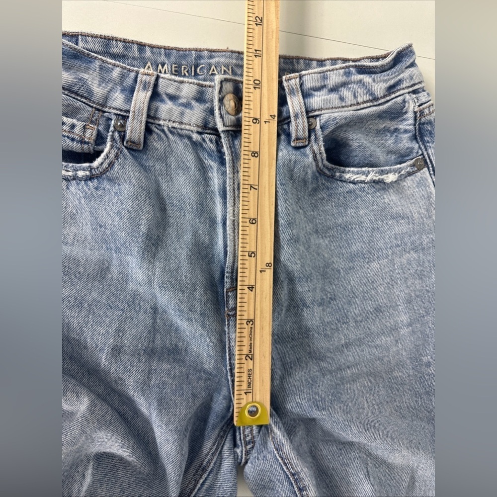 American Eagle Mom Straight Jean Womens Size 4 Destroyed Light Wash Denim - Picture 3 of 14
